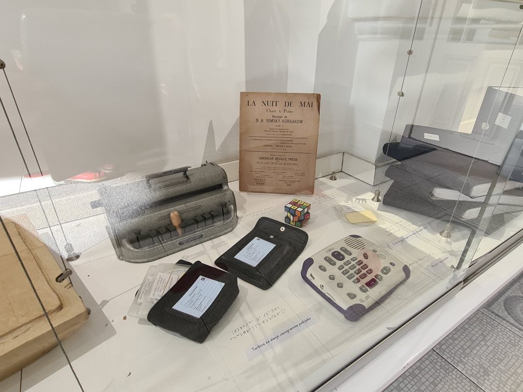 Vitrina s izlošcima